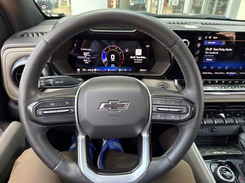 Used 2025 Chevrolet Colorado ZR2 w/ Technology Package image 31