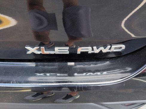 Certified 2025 Toyota Highlander XLE AWD/4WD image 12