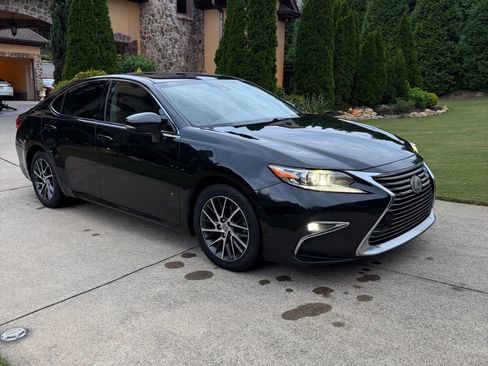 Used 2016 Lexus ES 350 w/ Luxury Package w/Wood Trim FWD image 4