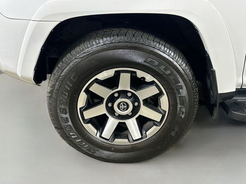 Used 2024 Toyota 4Runner TRD Off-Road Premium AWD/4WD image 8