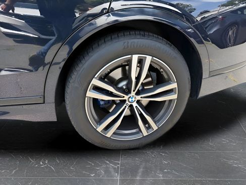 Used 2022 BMW X7 xDrive40i w/ M Sport Package AWD/4WD image 31