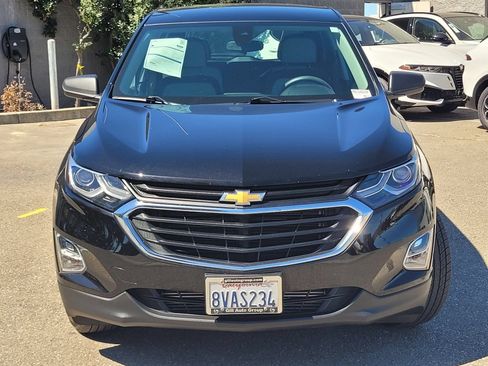 Used 2021 Chevrolet Equinox LS AWD/4WD image 2