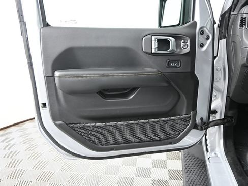 Used 2024 Jeep Wrangler Unlimited Sahara w/ Safety Group AWD/4WD image 19
