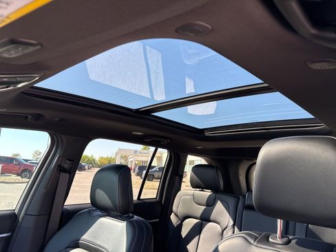 New 2025 Jeep Grand Cherokee Limited w/ Trailer Tow Package image 11