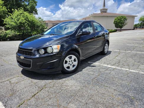 Used 2014 Chevrolet Sonic LS FWD image 3