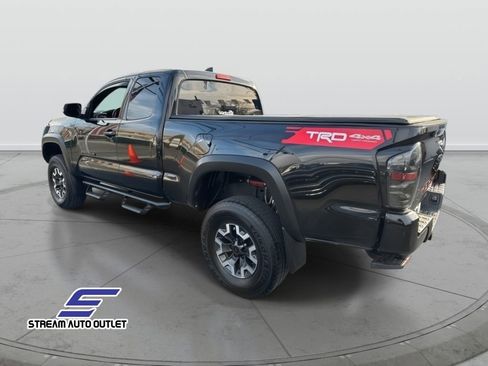 Used 2016 Toyota Tacoma TRD Sport image 8