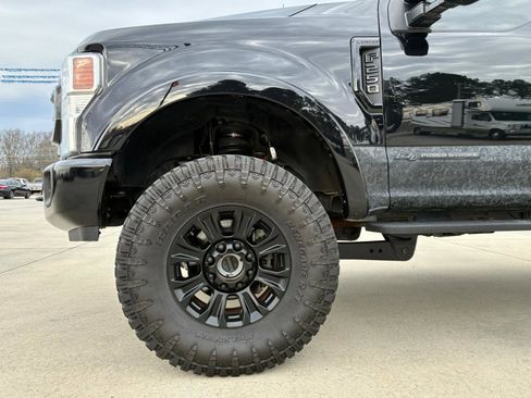 Used 2022 Ford F250 Lariat w/ Tremor Off-Road Package image 7