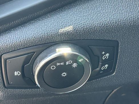 Used 2018 Ford EcoSport SE FWD image 19