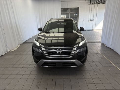 Used 2024 Nissan Rogue SL w/ SL Premium Package FWD image 2