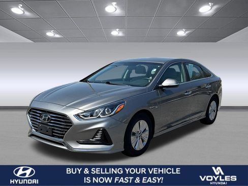 Used 2018 Hyundai Sonata SE image 1