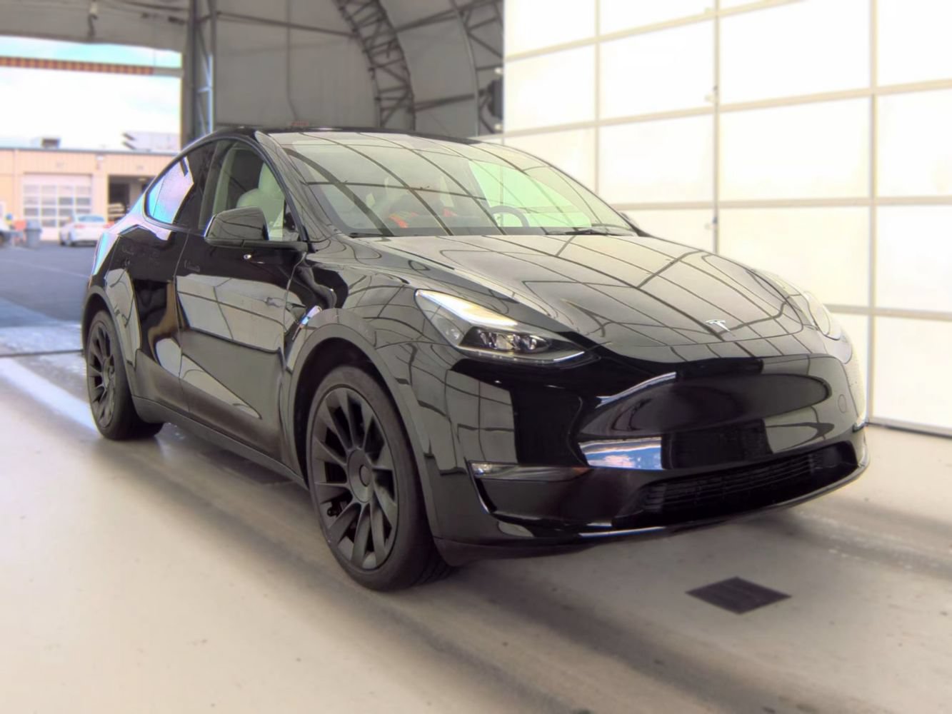 Used 2023 Tesla Model Y Long Range AWD/4WD image 3