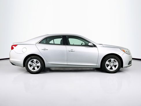 Used 2016 Chevrolet Malibu LT image 10