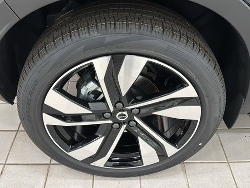 New 2026 Volvo XC40 B4 Plus w/ Climate Package image 31