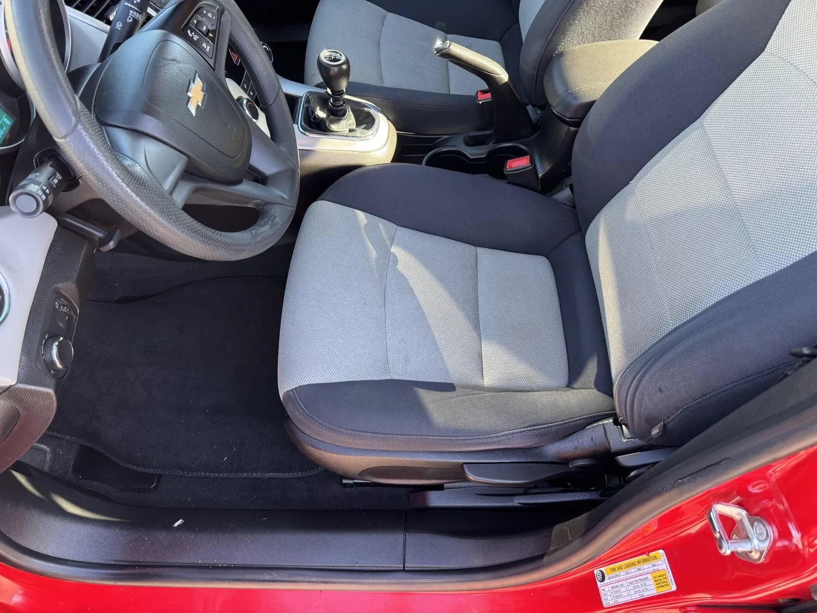 Used 2015 Chevrolet Cruze L FWD image 11