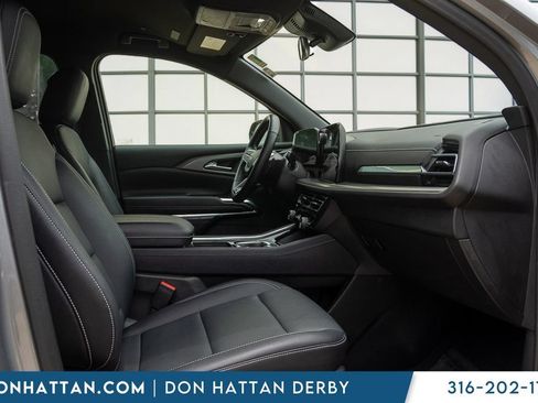 Used 2025 Chevrolet Traverse LT AWD/4WD image 19