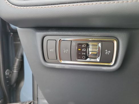 Used 2025 Lincoln Aviator AWD image 29