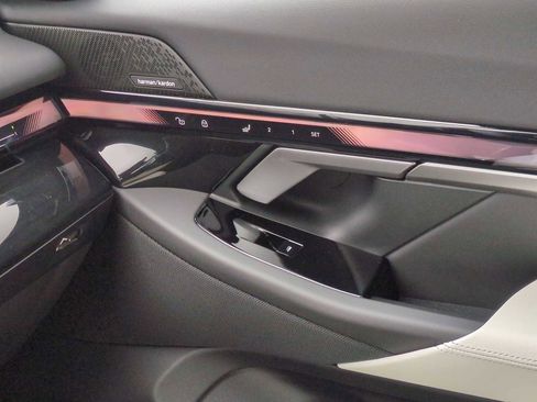 New 2026 BMW 540i xDrive image 38