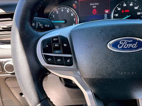 Used 2023 Ford Explorer XLT image 23