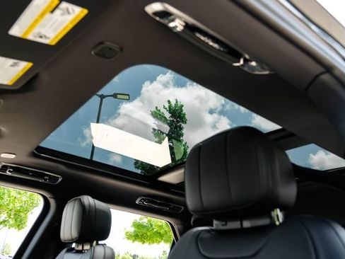 New 2026 Land Rover Range Rover Sport SE AWD/4WD image 5