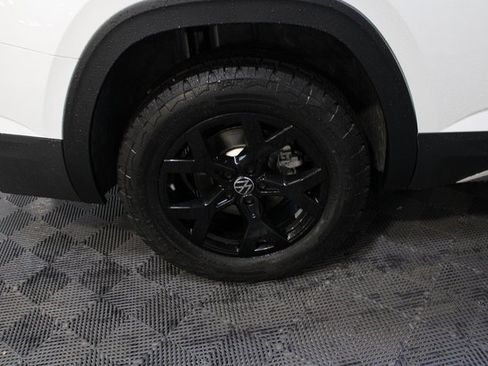 New 2026 Volkswagen Atlas Peak Edition image 29