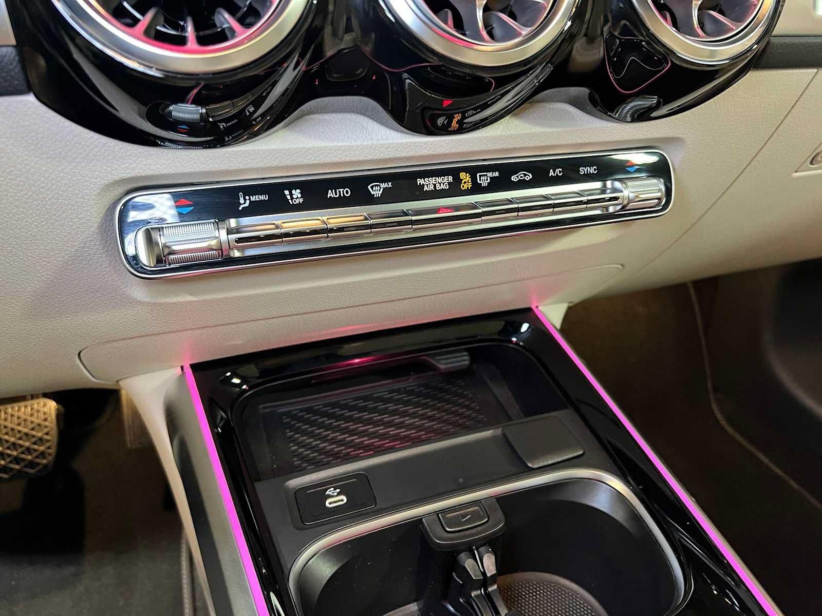 Certified 2026 Mercedes-Benz GLB 250 4MATIC image 36