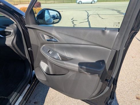 Used 2023 Buick Encore GX Essence w/ Experience Buick Package image 5