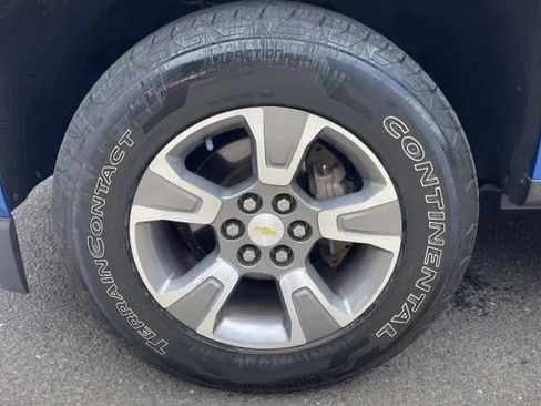 Used 2018 Chevrolet Colorado Z71 AWD/4WD image 17