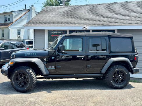 Used 2023 Jeep Wrangler Unlimited w/ Cold Weather Group AWD/4WD image 2