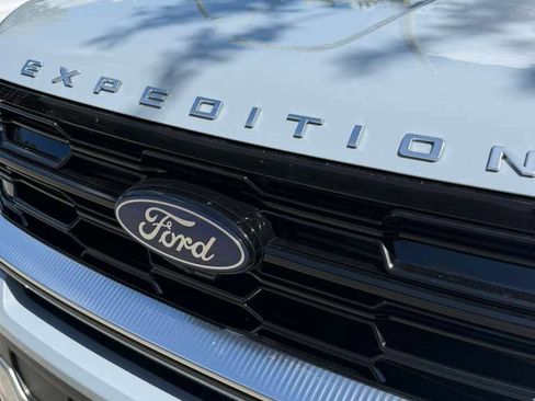 Used 2025 Ford Expedition Max Platinum w/ Driver's Package AWD/4WD image 5