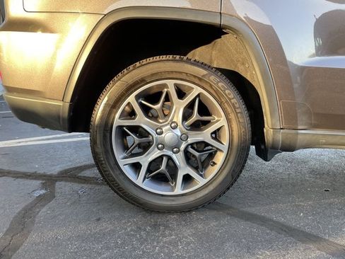 Used 2020 Jeep Grand Cherokee Limited w/ Luxury Group II image 36