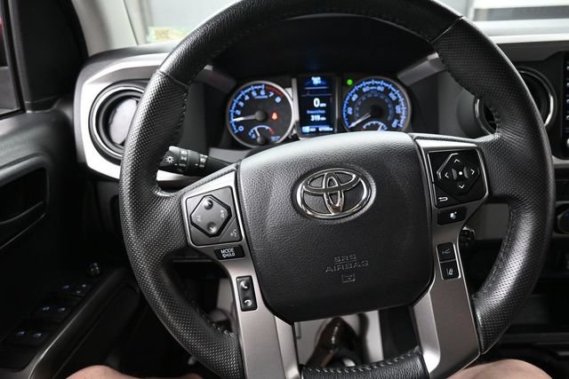 Used 2022 Toyota Tacoma SR5 RWD image 8