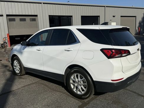 Used 2024 Chevrolet Equinox LT FWD image 2