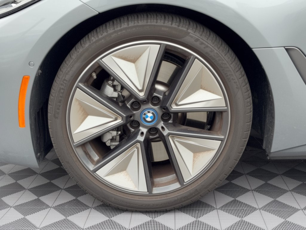 Used 2024 BMW i4 eDrive35 w/ Premium Package RWD image 13
