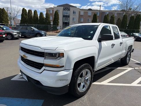 Used 2019 Chevrolet Silverado 1500 Custom AWD/4WD image 3
