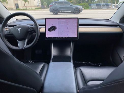 Used 2019 Tesla Model 3 Standard Range Plus RWD image 3