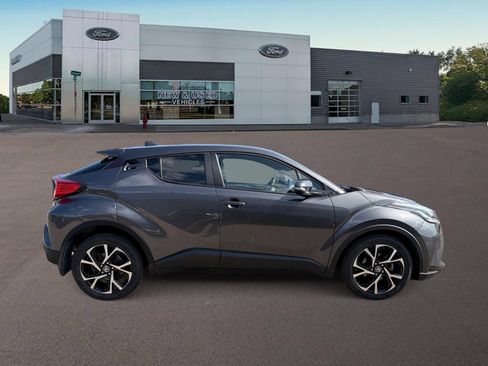 Used 2022 Toyota C-HR XLE FWD image 10