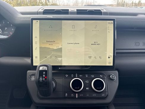 New 2026 Land Rover Defender 110 S image 21