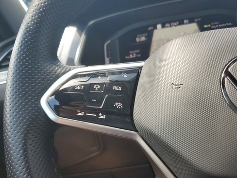 Used 2022 Volkswagen Tiguan SEL R-Line AWD/4WD image 21