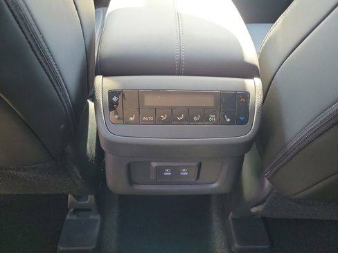 New 2026 Nissan Pathfinder SL image 17