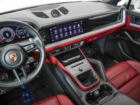 Certified 2024 Porsche Cayenne S AWD/4WD image 19