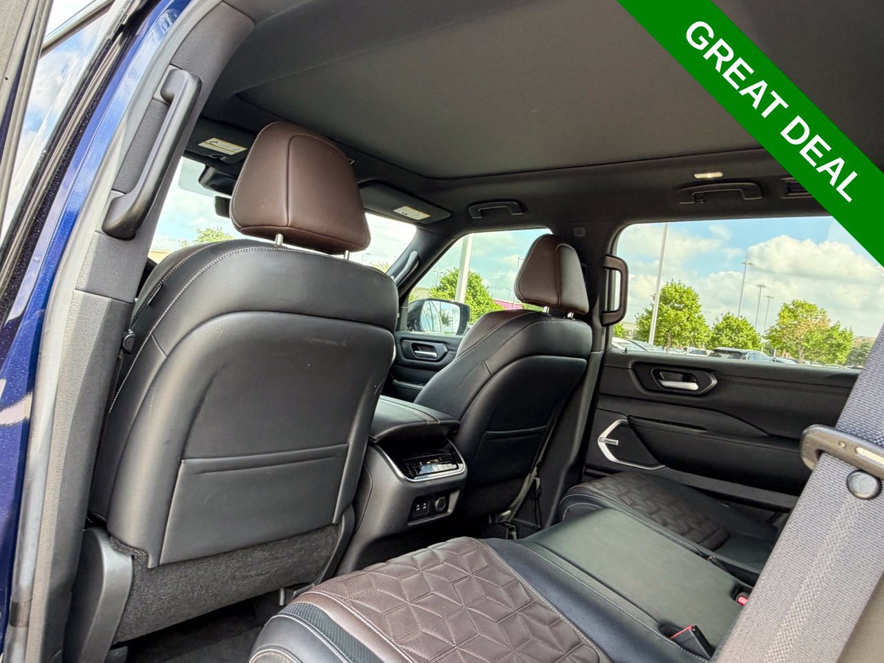 Used 2025 Nissan Armada Platinum w/ Convenience Package RWD image 41