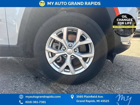 Used 2023 Jeep Grand Cherokee L Limited w/ Luxury Tech Group II AWD/4WD image 32