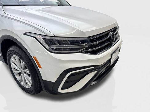 Used 2023 Volkswagen Tiguan SE AWD/4WD image 17