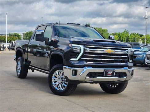 Used 2024 Chevrolet Silverado 2500 LTZ w/ LTZ Texas Edition AWD/4WD image 2