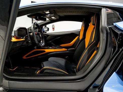 Used 2024 Lamborghini Revuelto AWD/4WD image 11