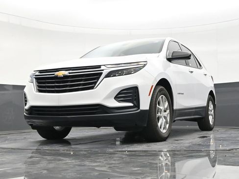 Used 2024 Chevrolet Equinox LS FWD image 27