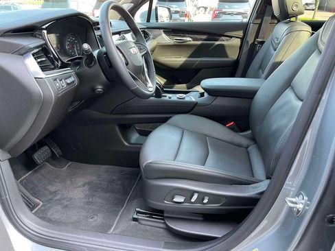 Certified 2025 Cadillac XT6 Premium Luxury w/ Technology Package AWD/4WD image 29