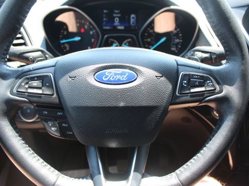 Used 2017 Ford Escape Titanium FWD image 27