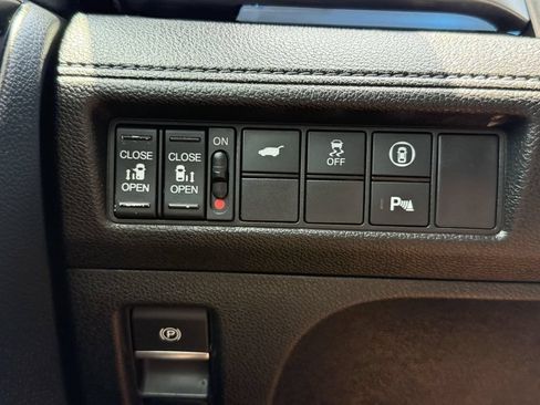 Used 2023 Honda Odyssey Touring image 32