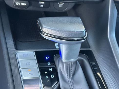 Used 2024 Hyundai Elantra Limited image 22